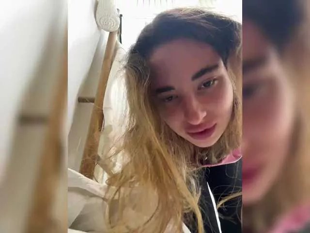 Offline Etokiska on BongaCams