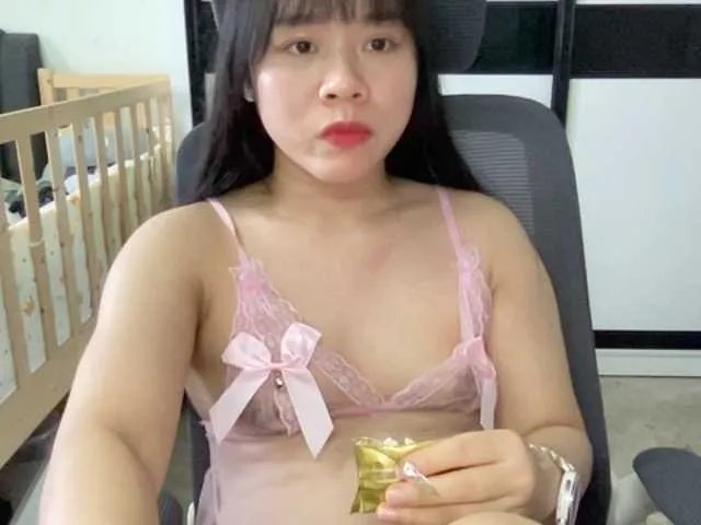 Offline EvaEva on BongaCams