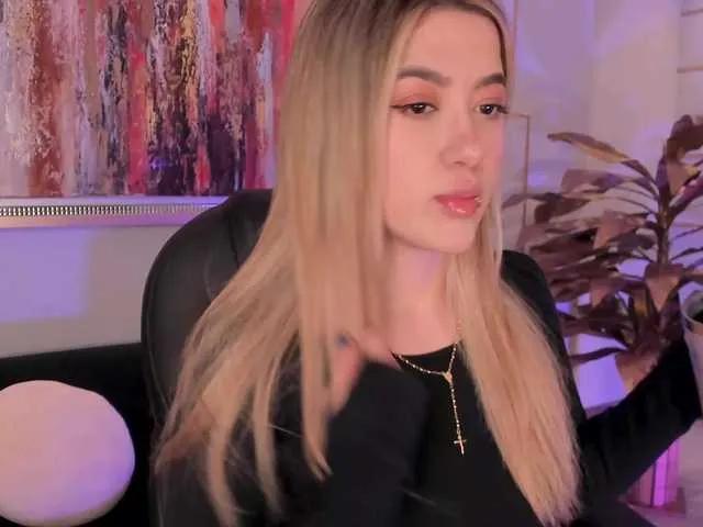 EveBenson on BongaCams