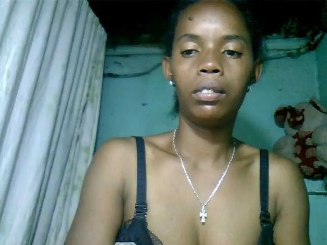 Offline Fanihsexy on BongaCams