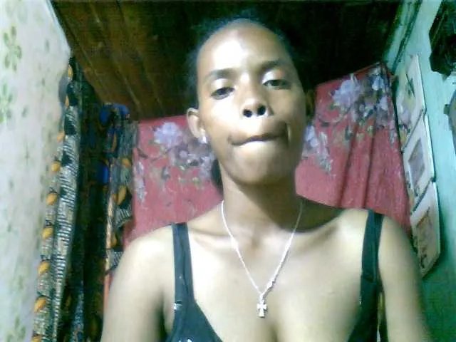 Offline Fanihsexy on BongaCams