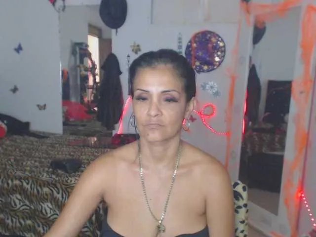 Freechat flacapaola11 on BongaCams