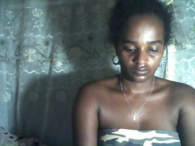 Offline Flania on BongaCams