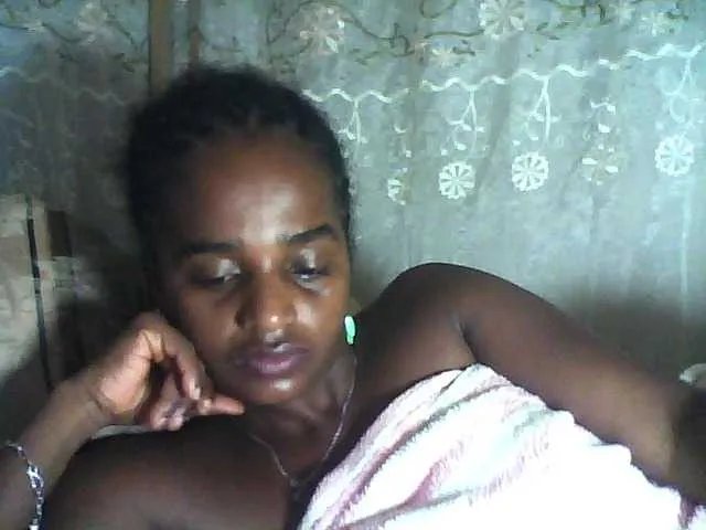 Offline Flania on BongaCams