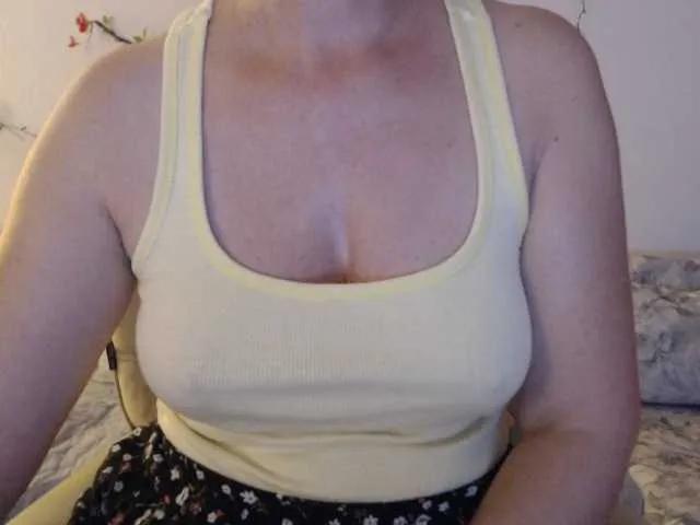 goodSnowQueen on BongaCams 