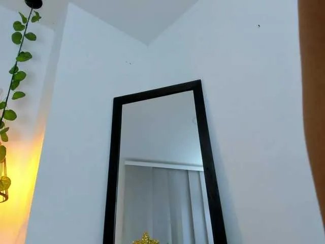 Offline hannah-gray on BongaCams