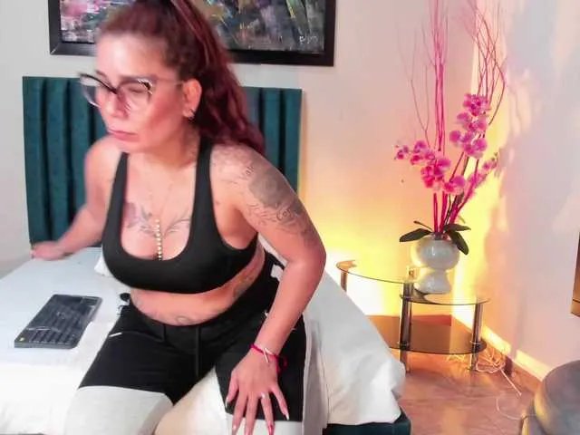 Freechat HannaWellss on BongaCams