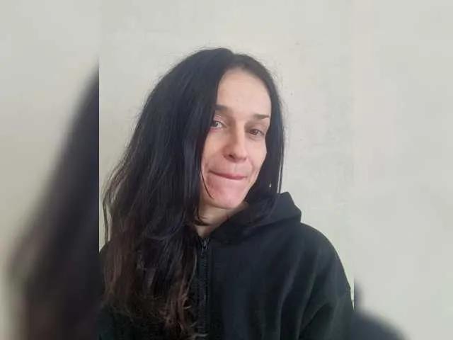 Offline helenakisss on BongaCams