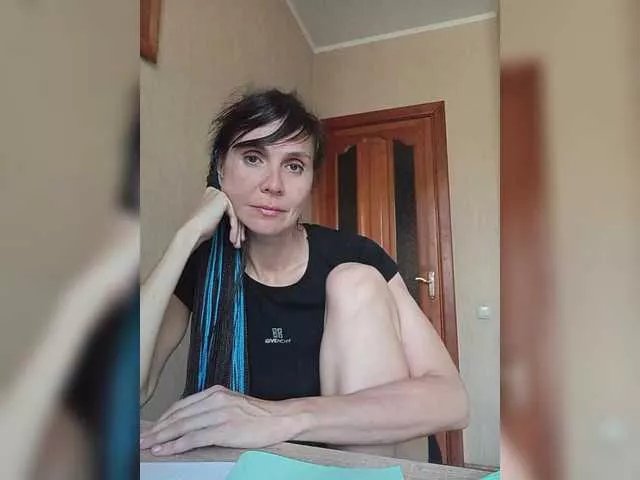 Offline Hellenalonenochka on BongaCams