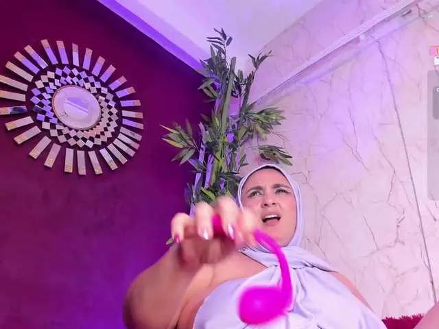 Offline HijabiMilf on BongaCams