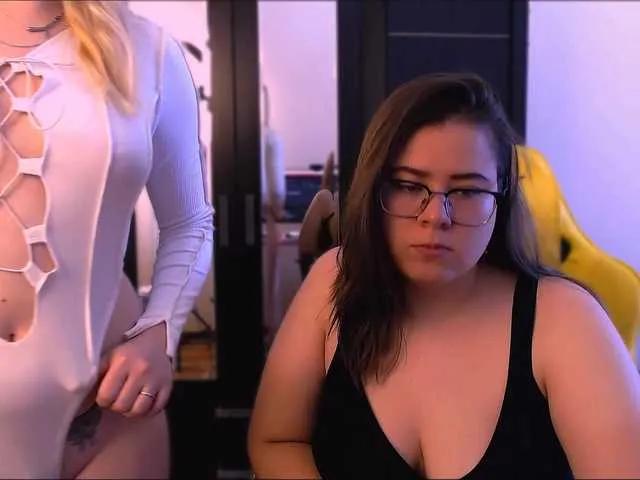 Freechat HolyDevilS on BongaCams