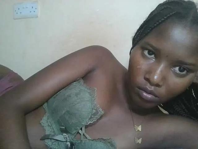 Offline Hornyqueen4 on BongaCams