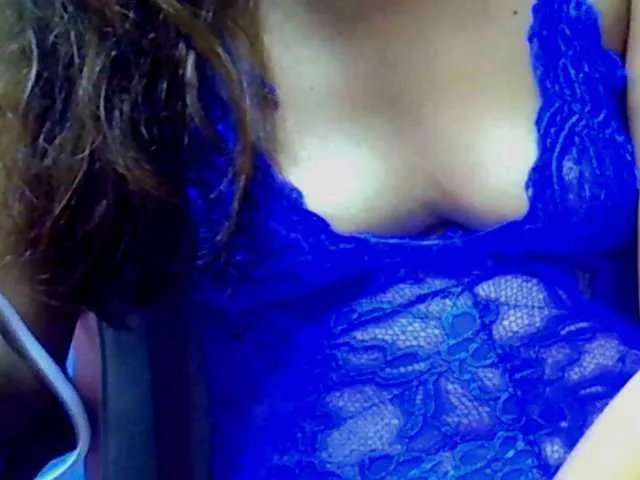 Offline HottieLexie32 on BongaCams