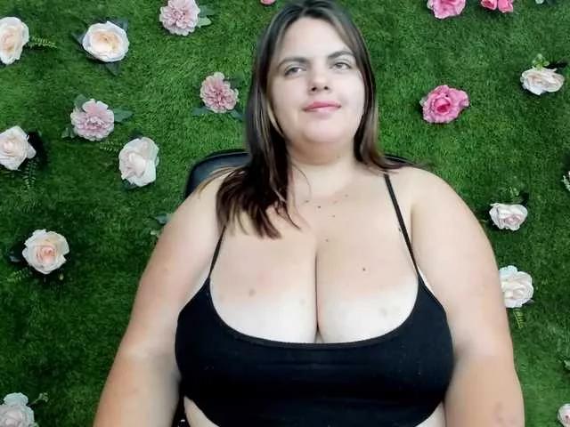 Offline HugeTittiess on BongaCams