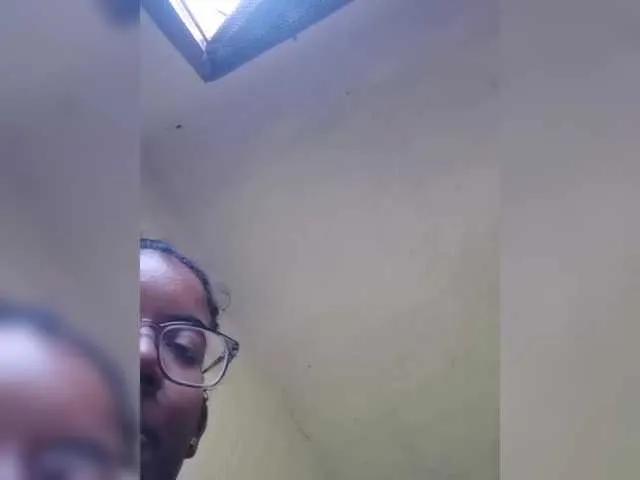 Offline IndianBeaut on BongaCams