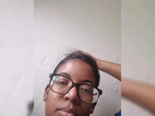 Offline IndianBeaut on BongaCams