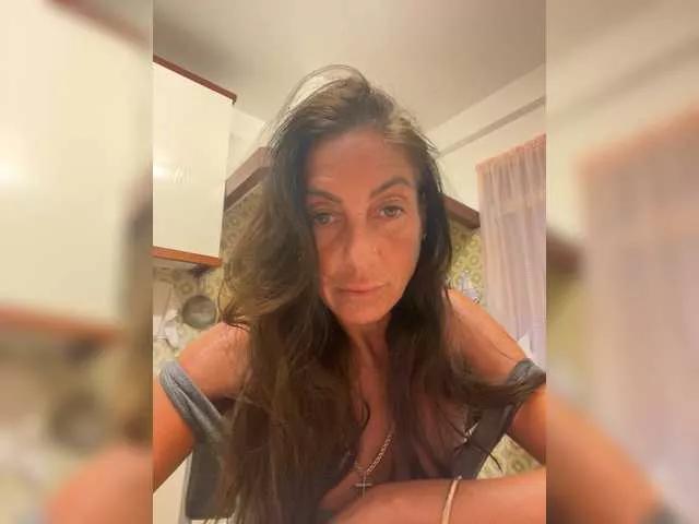 Offline IrinkaGata on BongaCams