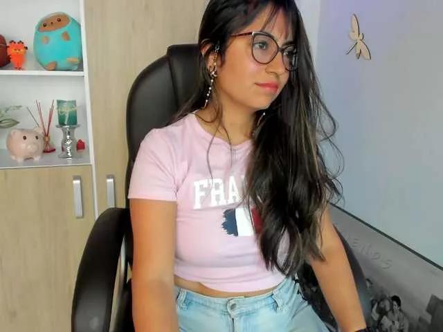Offline Isabella221 on BongaCams