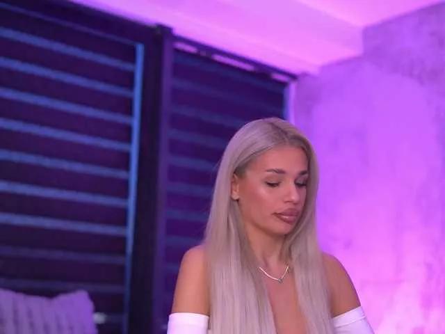 Freechat IvyRowa on BongaCams