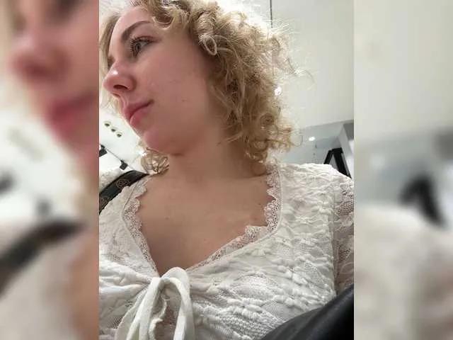 Offline Janchi- on BongaCams