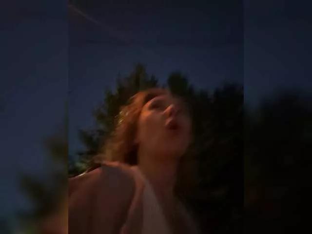 Offline Janchi- on BongaCams