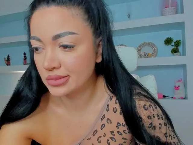 Offline JuicyJulie on BongaCams