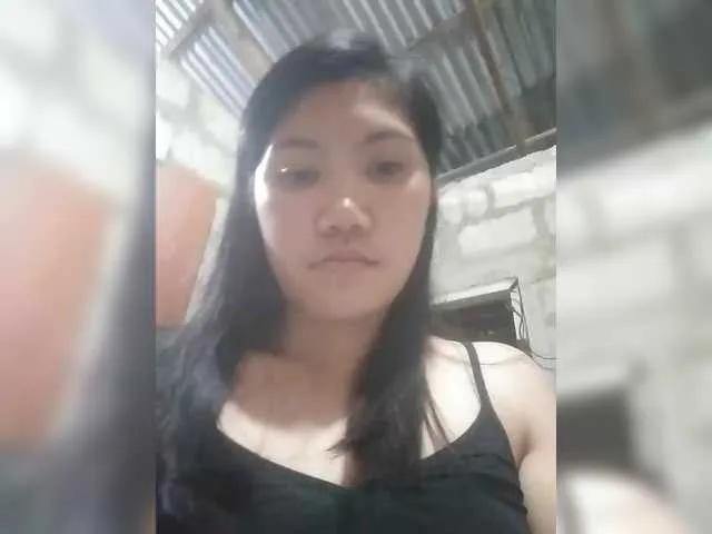 Offline JuicyKittie on BongaCams