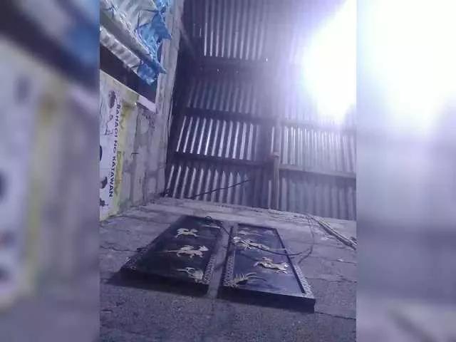 Offline JuicyKittie on BongaCams