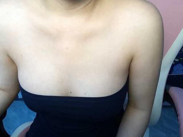 Offline Julia98 on BongaCams