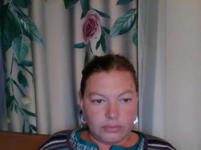 Offline Juliamad on BongaCams