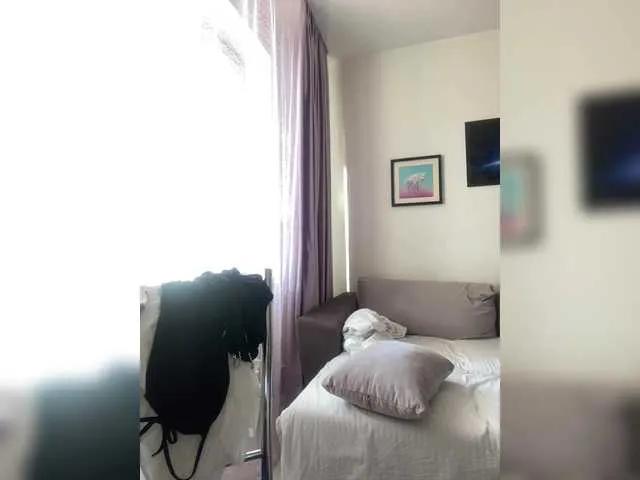 Offline JULIE21 on BongaCams