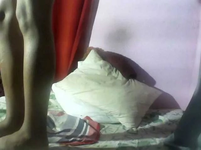 Offline Juliesweety on BongaCams