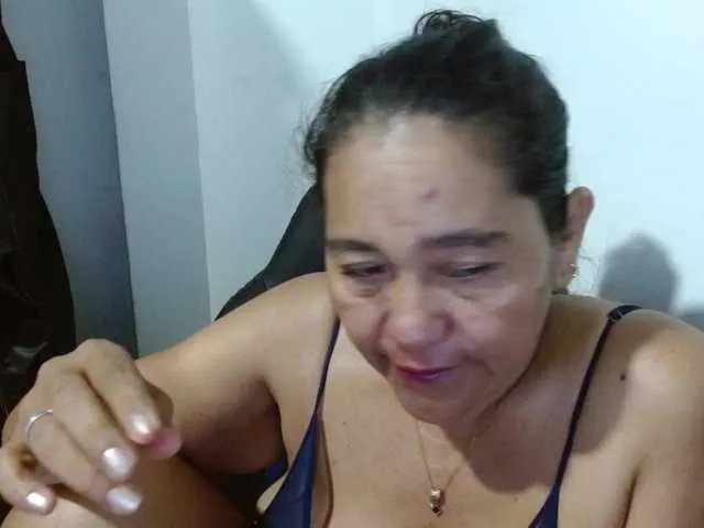 Offline katiamature on BongaCams