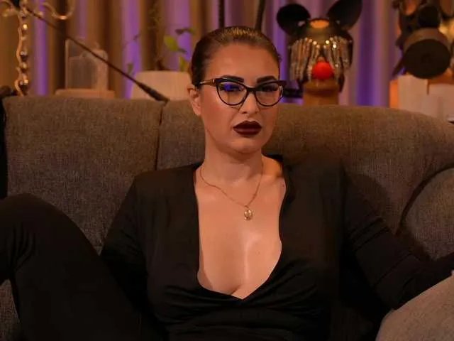 Offline KellyKent on BongaCams