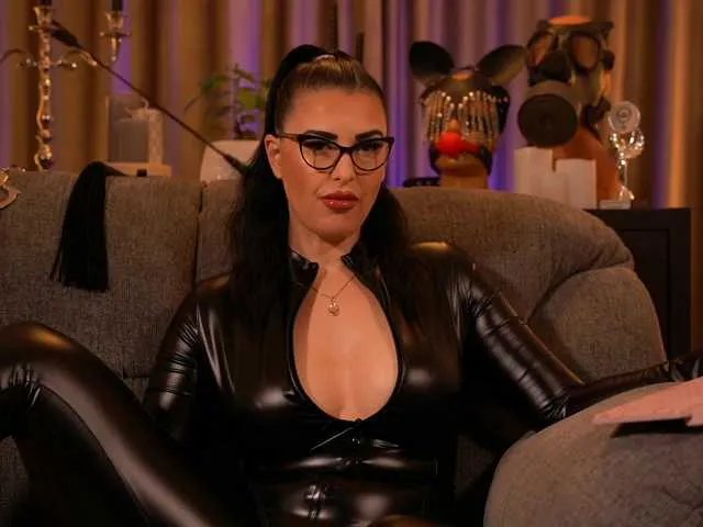 Offline KellyKent on BongaCams