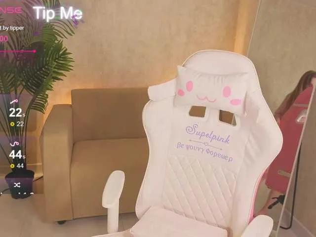 Freechat Kiana-White on BongaCams