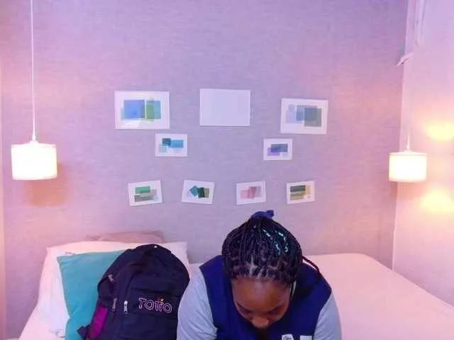 Offline kiara-evanss on BongaCams