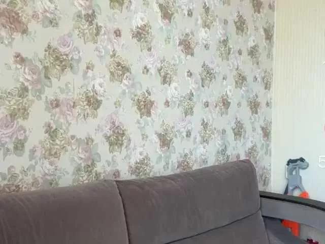 Offline KikiMilf84 on BongaCams