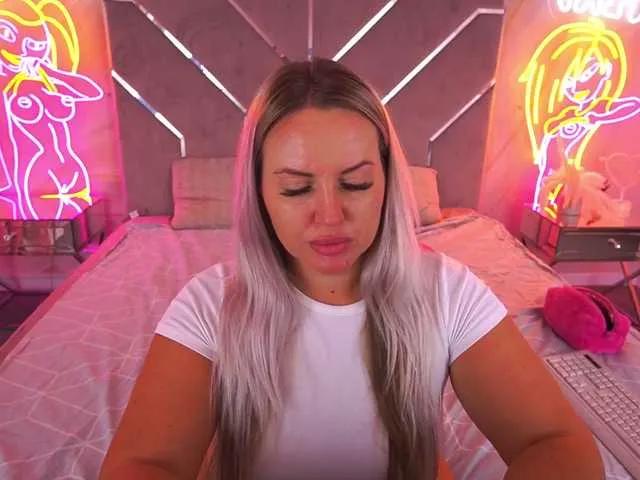 Offline KiraCandyS on BongaCams