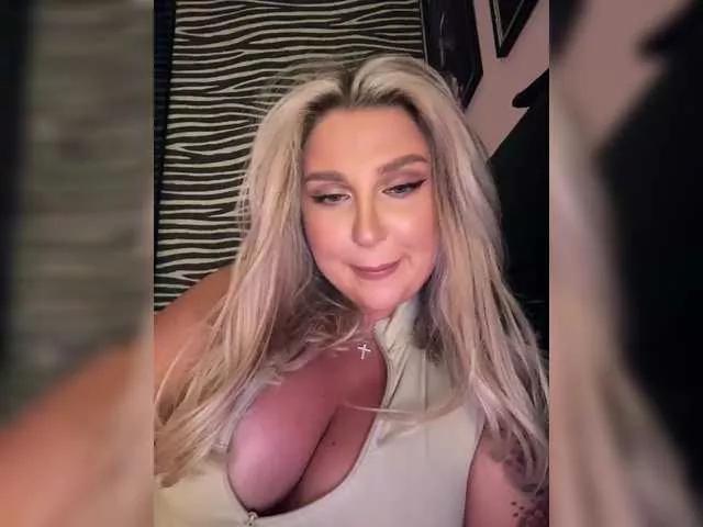 Offline Kotofeyka1 on BongaCams