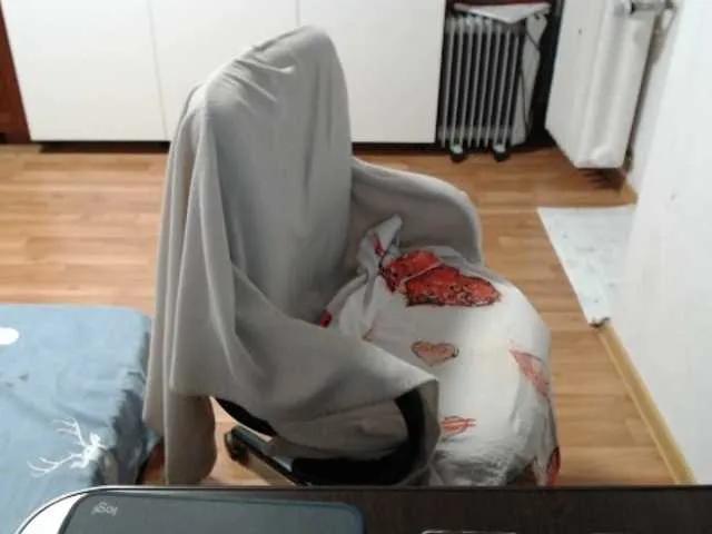 kristineexxx — I am a positive person, smiling all the time.My favorite members are the ones that make me laugh and that tip while he have fun. As you may know by now this is my job I'm here to have fun and make my living.