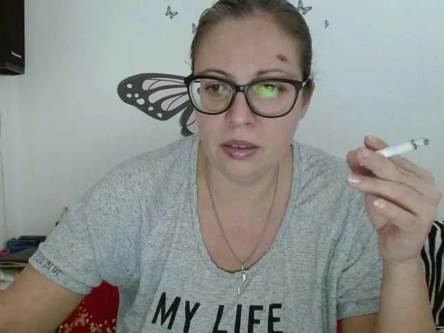 Offline LadyHellene on BongaCams