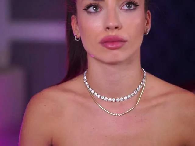 LalaRoze on BongaCams 