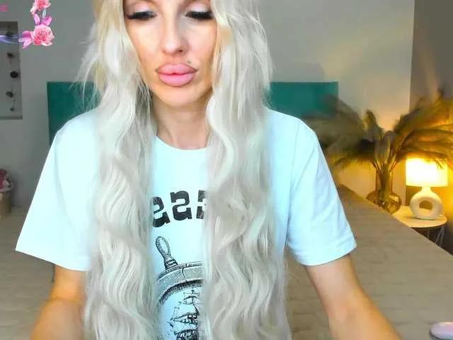 Offline lana-sweetie on BongaCams