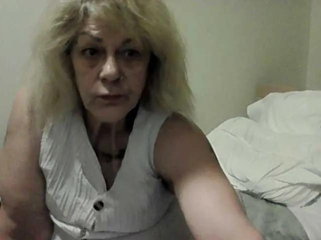 Offline latexshantie on BongaCams