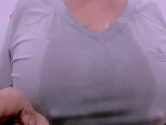 Offline latinvalery on BongaCams