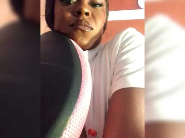 Offline laylacarteer on BongaCams