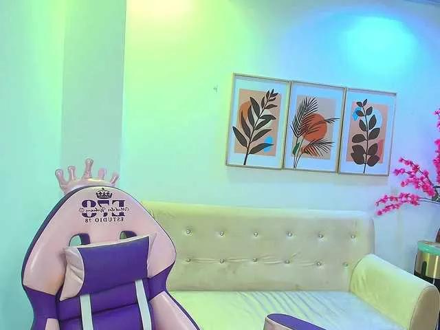 Offline Leia-laurent on BongaCams