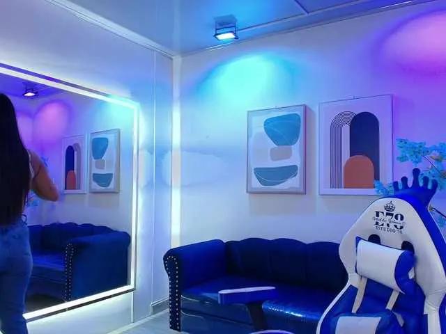 Offline Leia-laurent on BongaCams