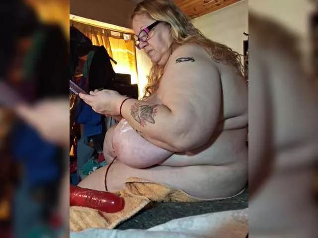 Offline Leoncarpita on BongaCams